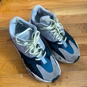Used Yeezy Wave Runners! Still a good look, if you like the messy look